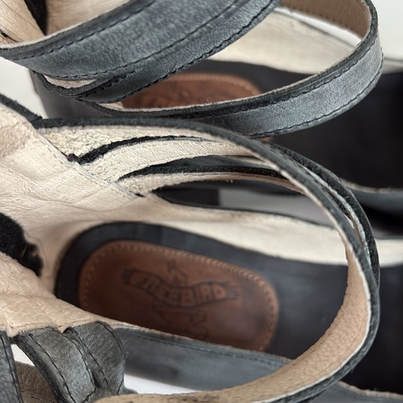 Freebird Randi mid-heel round toe ankle strap adjustable buckle gray gun metal - Picture 5 of 16